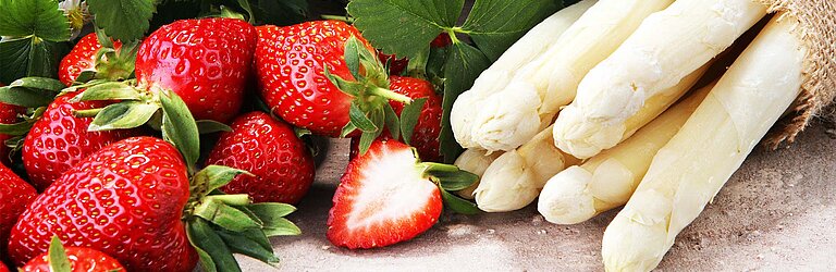 Spargel- und Erdbeerzeit im Restaurant emil's im centrovital Hotel ©beats/stock.adobe.com