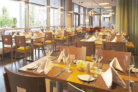 Restaurant emil's mit Terrasse im centrovital Hotel ©Alexander Hausdorf