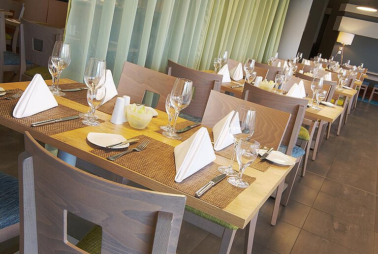 Restaurant emil's mit Terrasse im centrovital Hotel ©Alexander Hausdorf